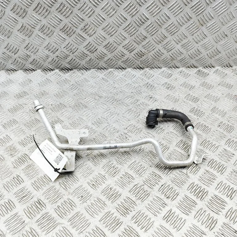 Engine coolant pipe/hose