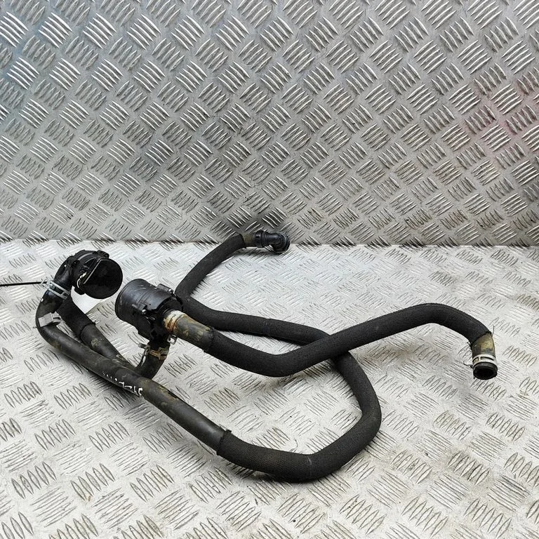 Engine coolant pipe/hose