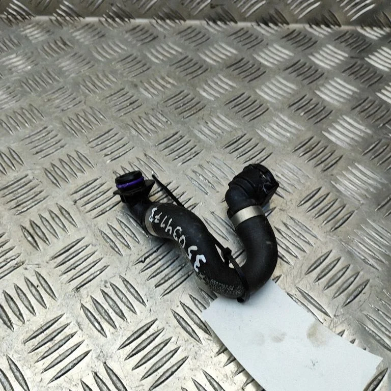 Przewody układu chłodzenia silnika 8597297