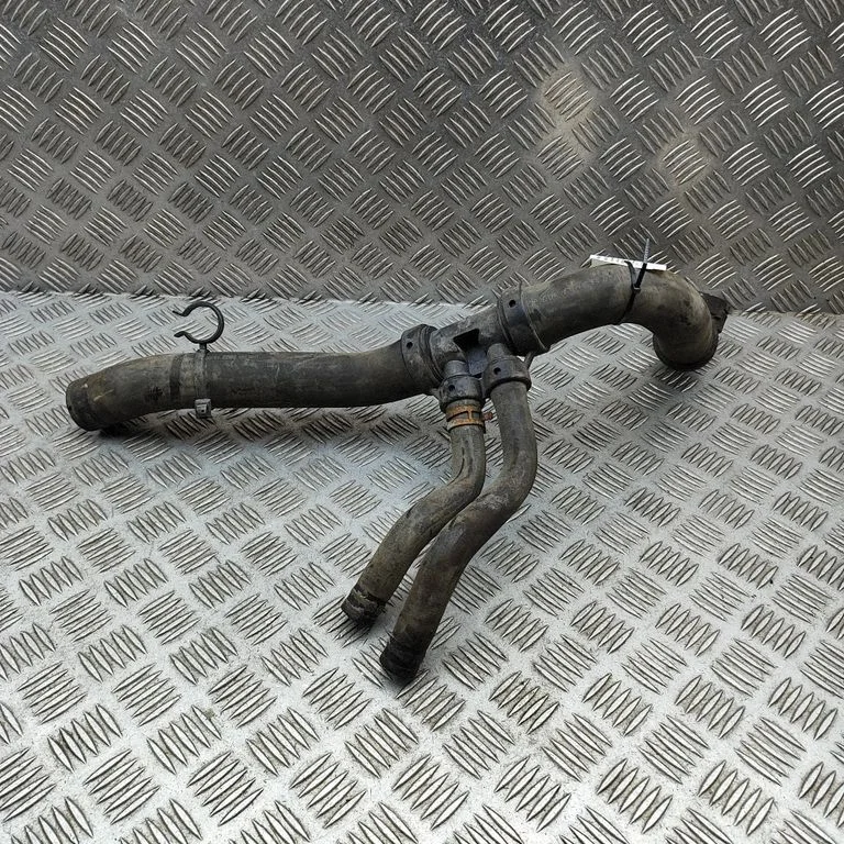 Motora dzesēšanas caurule (-es)/šļūtene (-es) HL3Z8286B