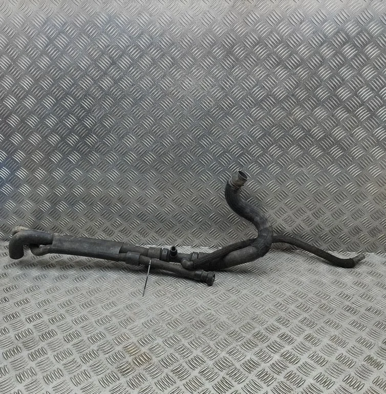 Motora dzesēšanas caurule (-es)/šļūtene (-es) 215015155R