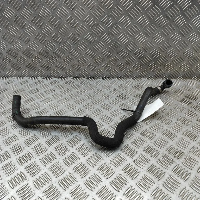 Motora dzesēšanas caurule (-es)/šļūtene (-es) 8072951