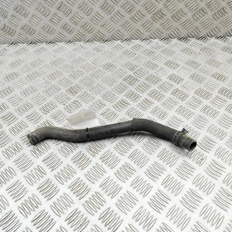 Przewody układu chłodzenia silnika A2535060035