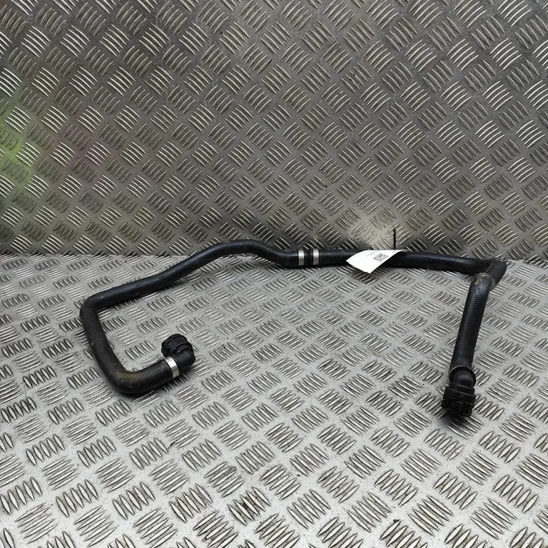 Motora dzesēšanas caurule (-es)/šļūtene (-es) A2055018984