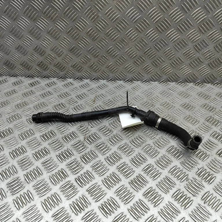 Engine coolant pipe/hose