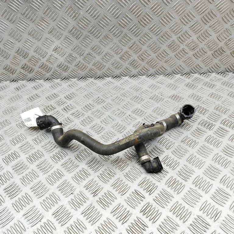 Przewody układu chłodzenia silnika A2535011184