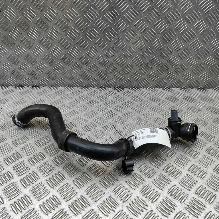 Mootori jahutusvedeliku toru / voolik 7T0122051M