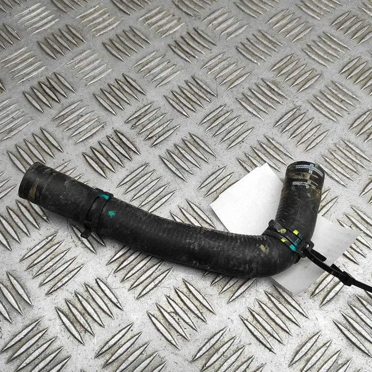 Engine coolant pipe/hose 1374218400