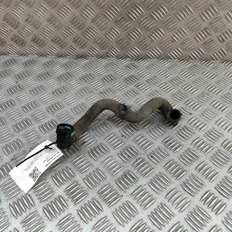 Motora dzesēšanas caurule (-es)/šļūtene (-es) M8A28D262AB