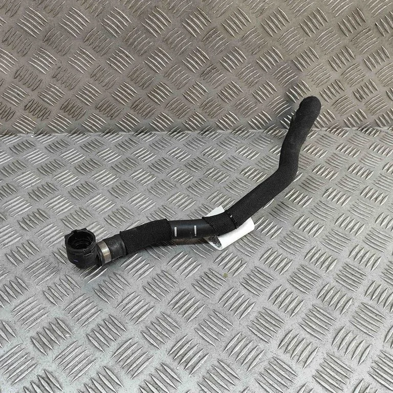 Motora dzesēšanas caurule (-es)/šļūtene (-es) A1678300203