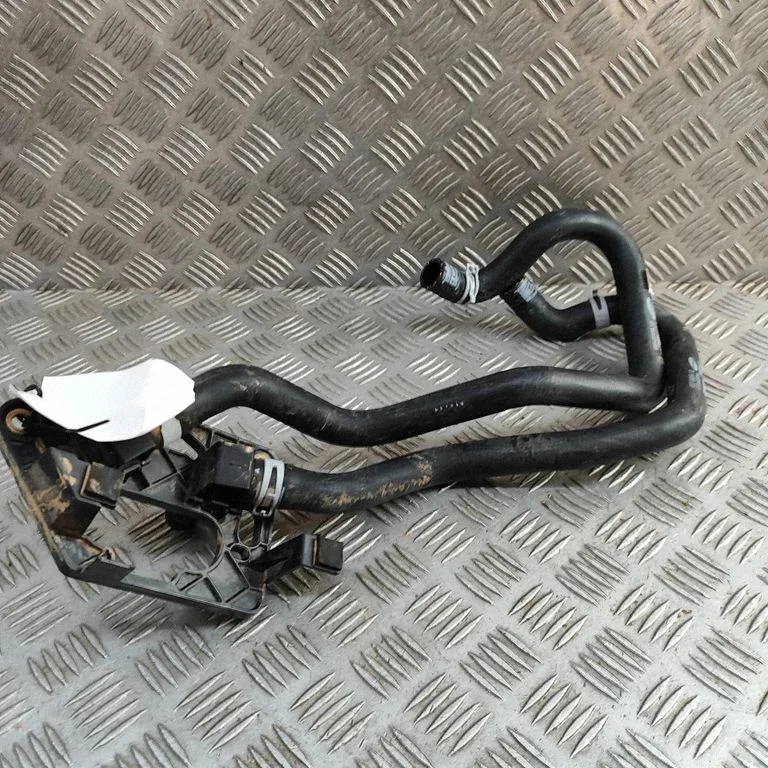 Motora dzesēšanas caurule (-es)/šļūtene (-es) V20700006A02