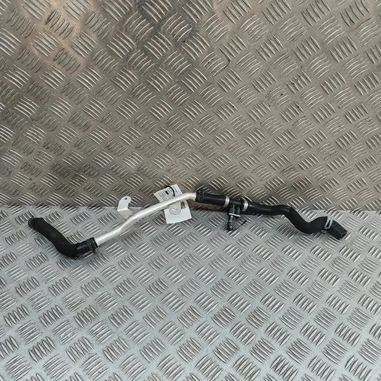Motora dzesēšanas caurule (-es)/šļūtene (-es) 4G0121140S