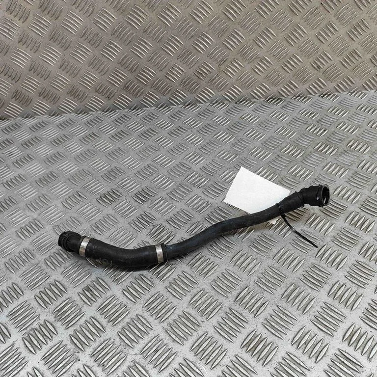 Motora dzesēšanas caurule (-es)/šļūtene (-es) A2068307402