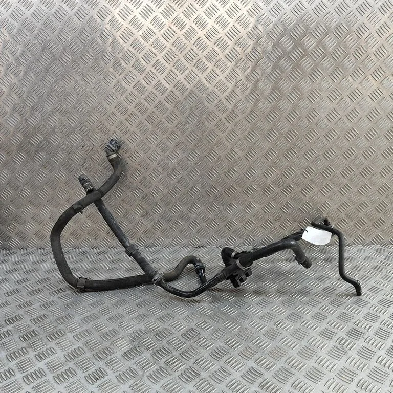 Motora dzesēšanas caurule (-es)/šļūtene (-es) 1EA12109603S