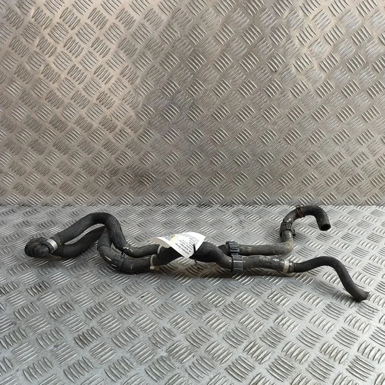 Engine coolant pipe/hose J9D38D142AB