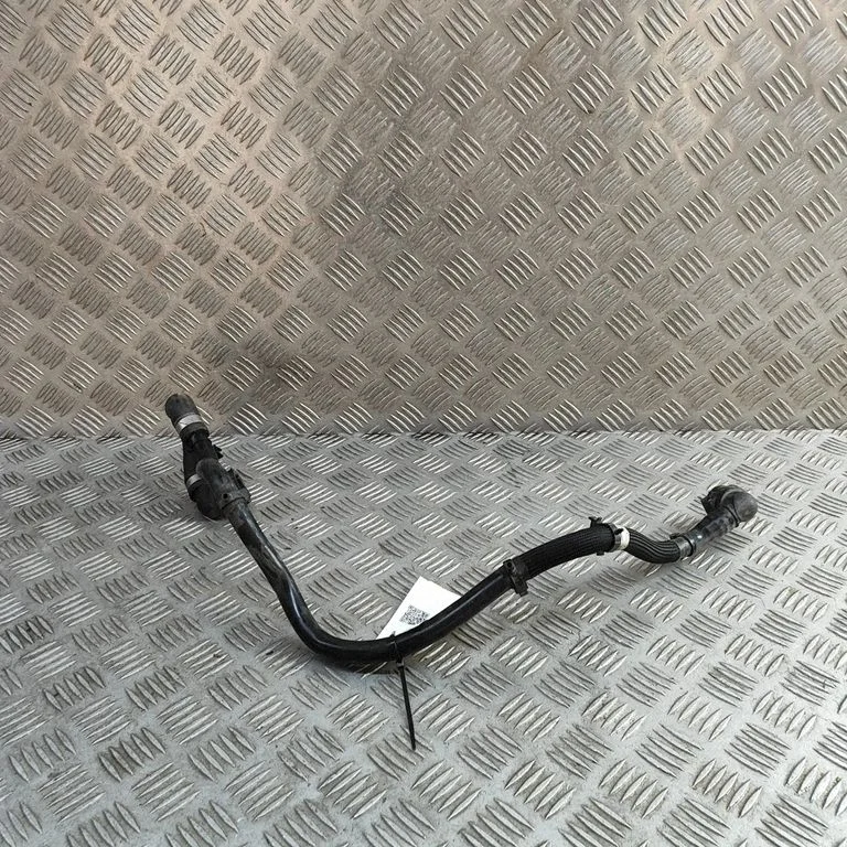 Engine coolant pipe/hose J9D38D138AB