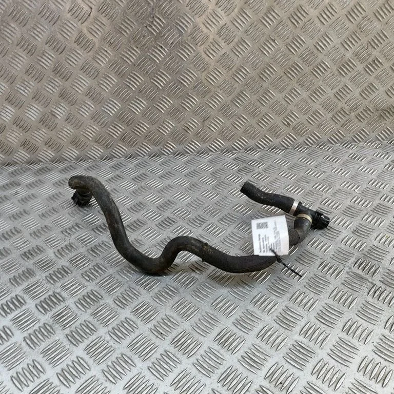Motora dzesēšanas caurule (-es)/šļūtene (-es) 9329655