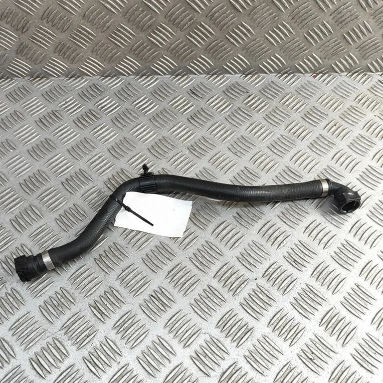Motora dzesēšanas caurule (-es)/šļūtene (-es) 8846761