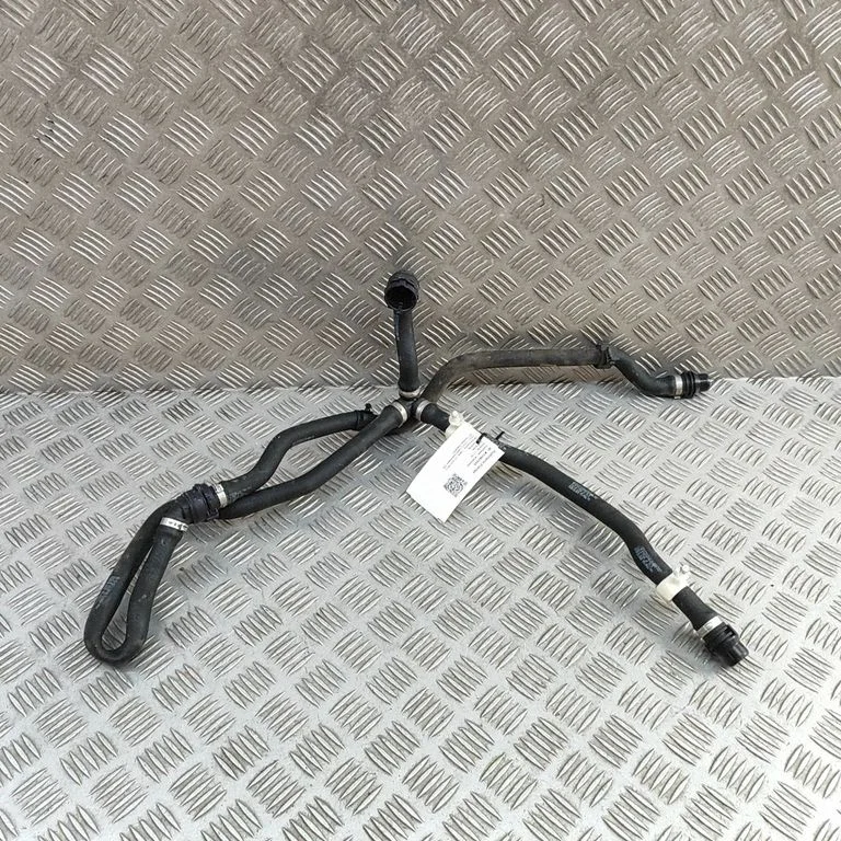 Motora dzesēšanas caurule (-es)/šļūtene (-es) 8478444