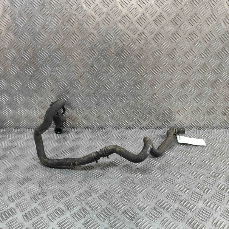 Mootori jahutusvedeliku toru / voolik FPLA8B573CB