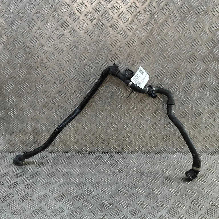 Motora dzesēšanas caurule (-es)/šļūtene (-es) 8602647