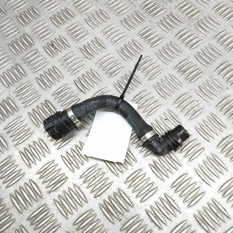 Mootori jahutusvedeliku toru / voolik 8478464