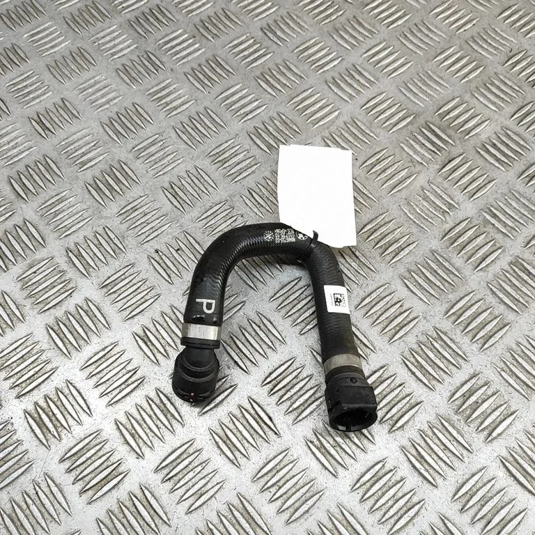 Mootori jahutusvedeliku toru / voolik 8846755