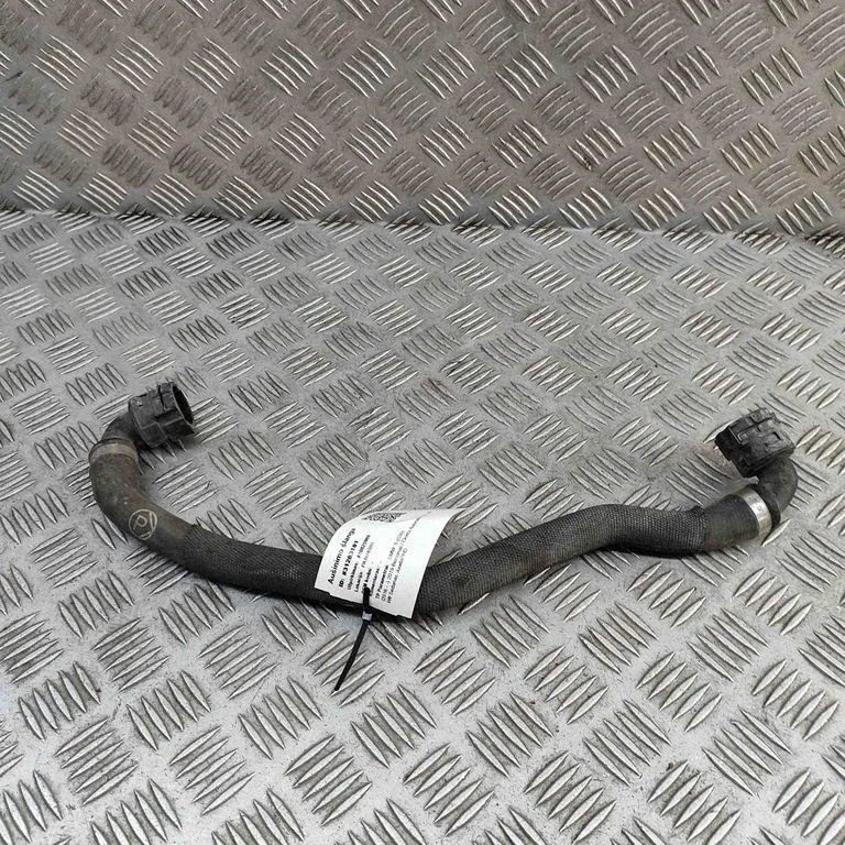 Motora dzesēšanas caurule (-es)/šļūtene (-es) 8602652