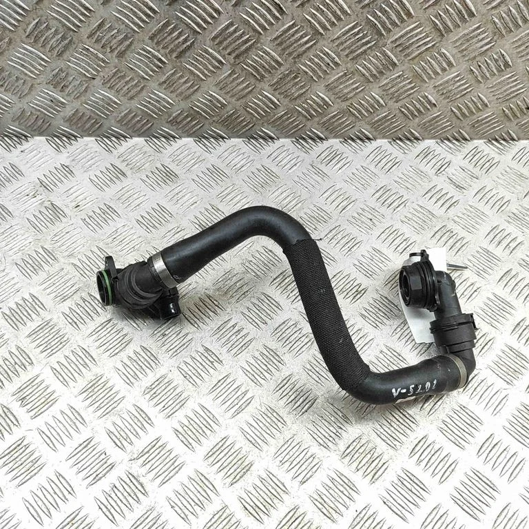 Engine coolant pipe/hose 8650981