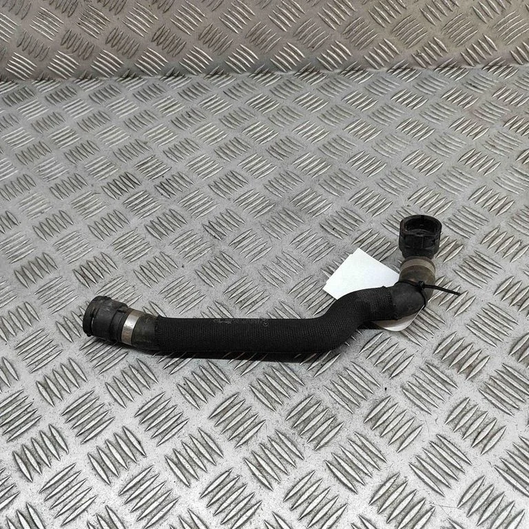 Engine coolant pipe/hose