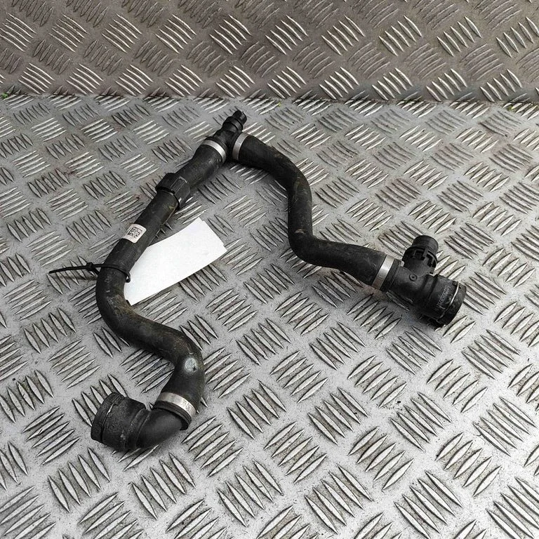 Engine coolant pipe/hose 8654870