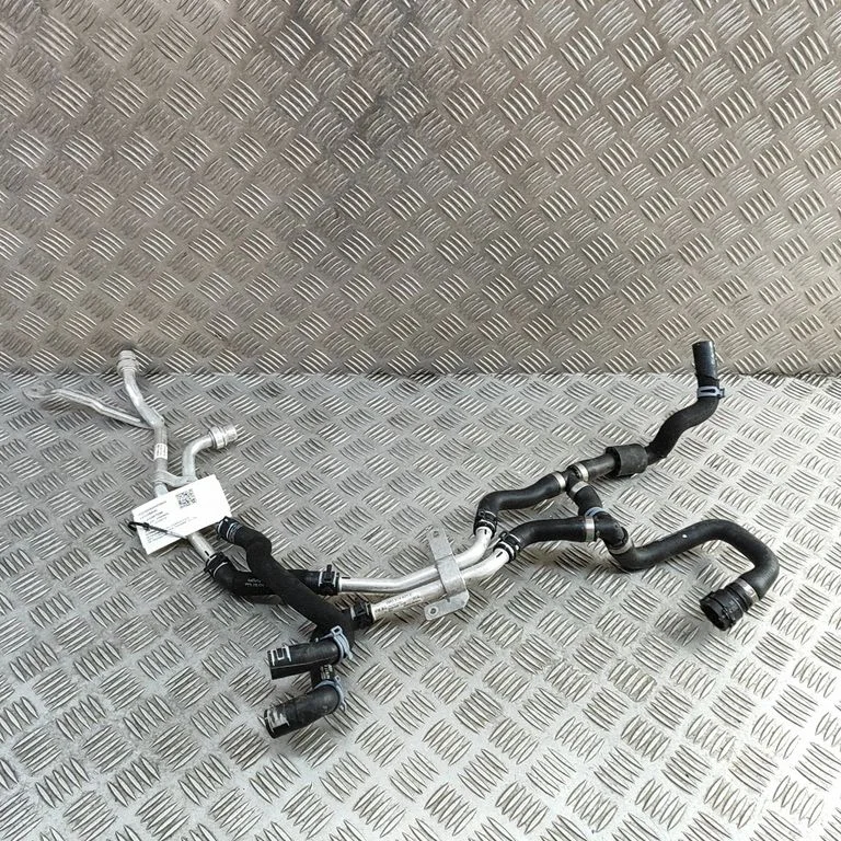 Motora dzesēšanas caurule (-es)/šļūtene (-es) 4M0819927C