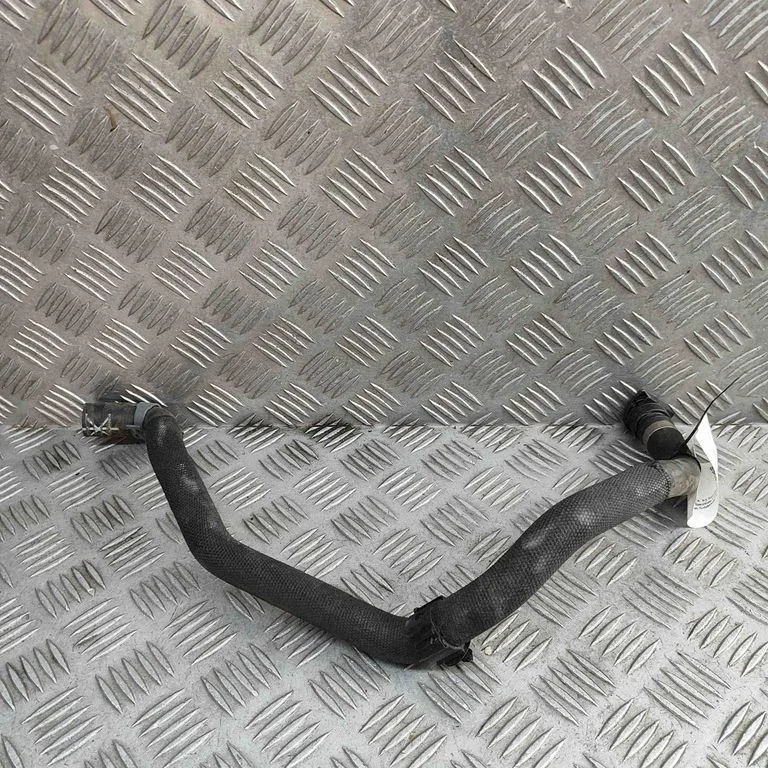 Motora dzesēšanas caurule (-es)/šļūtene (-es) 3Q0121108A