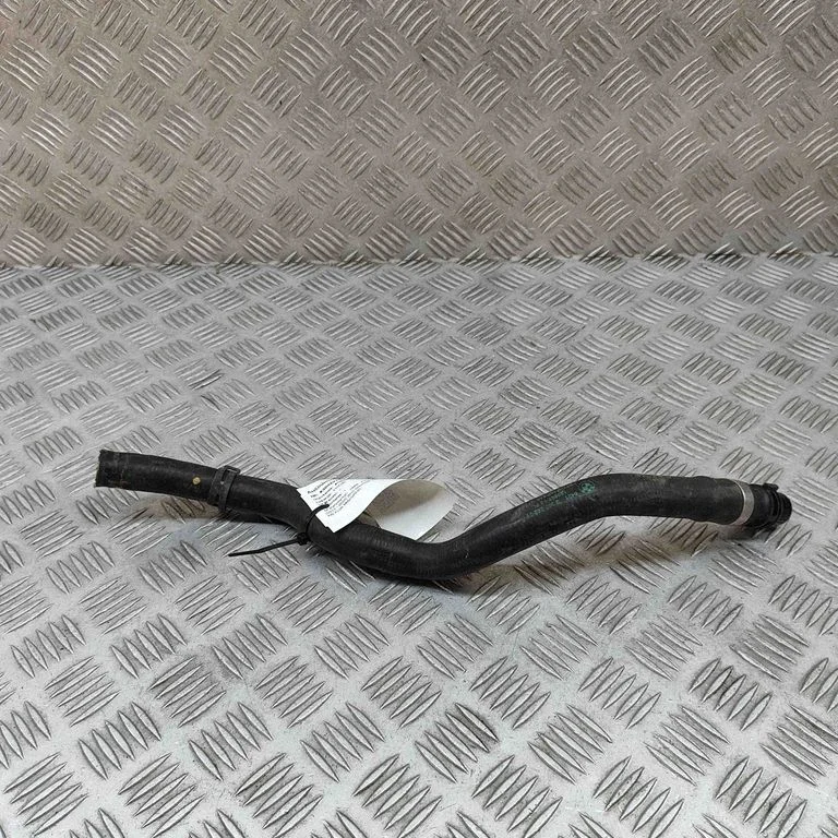 Motora dzesēšanas caurule (-es)/šļūtene (-es) 9307242