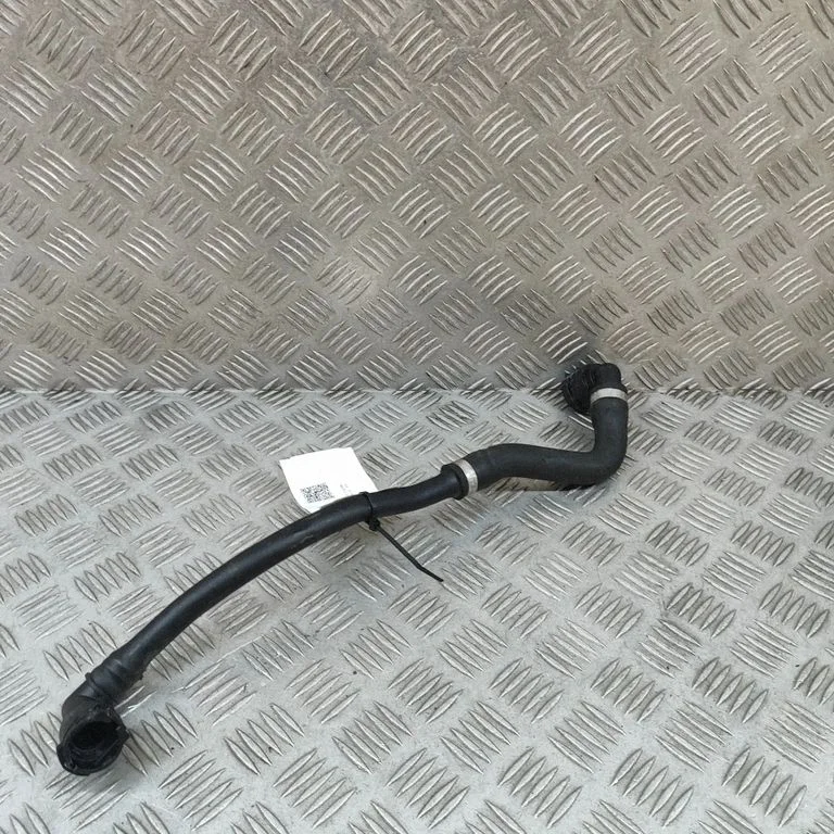 Motora dzesēšanas caurule (-es)/šļūtene (-es) A2068304803