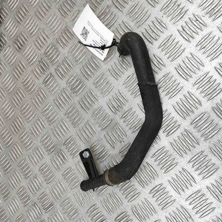 Engine coolant pipe/hose