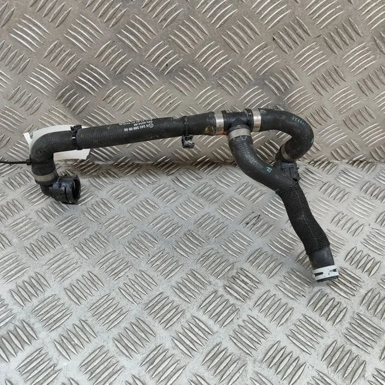 Motora dzesēšanas caurule (-es)/šļūtene (-es) A2435000900