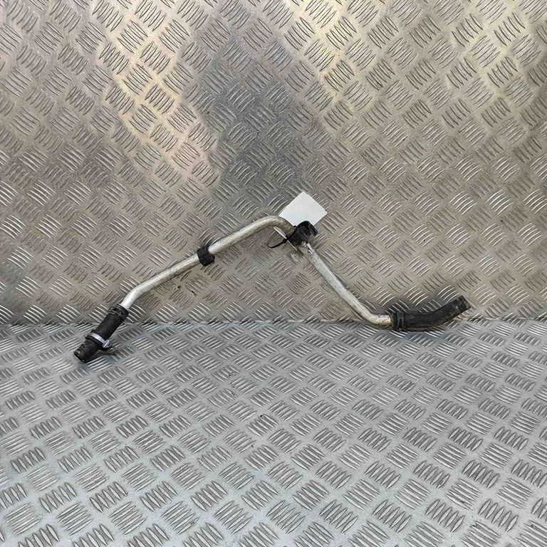 Motora dzesēšanas caurule (-es)/šļūtene (-es) 7P0815857A