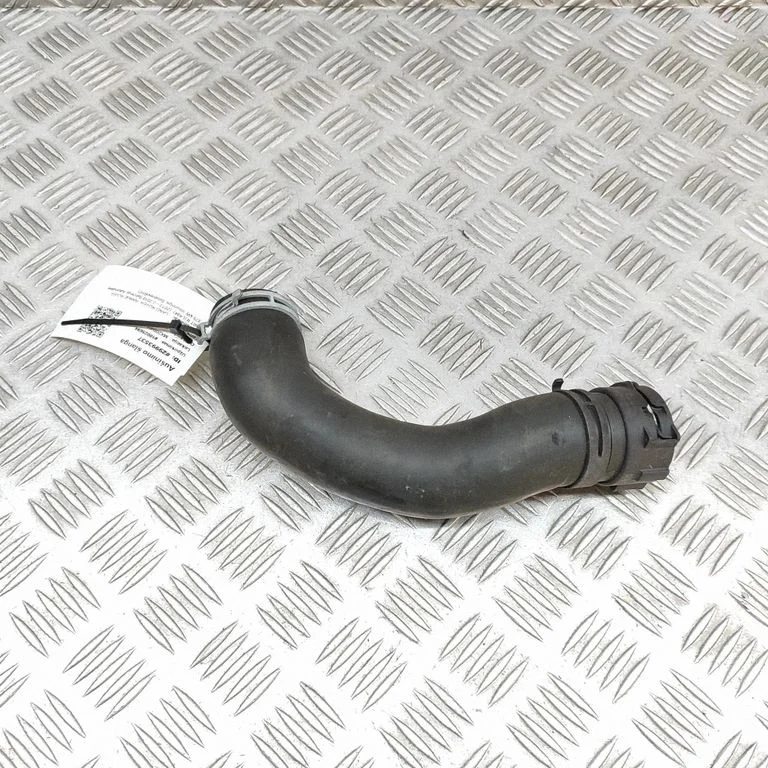Engine coolant pipe/hose CPLA8260BE