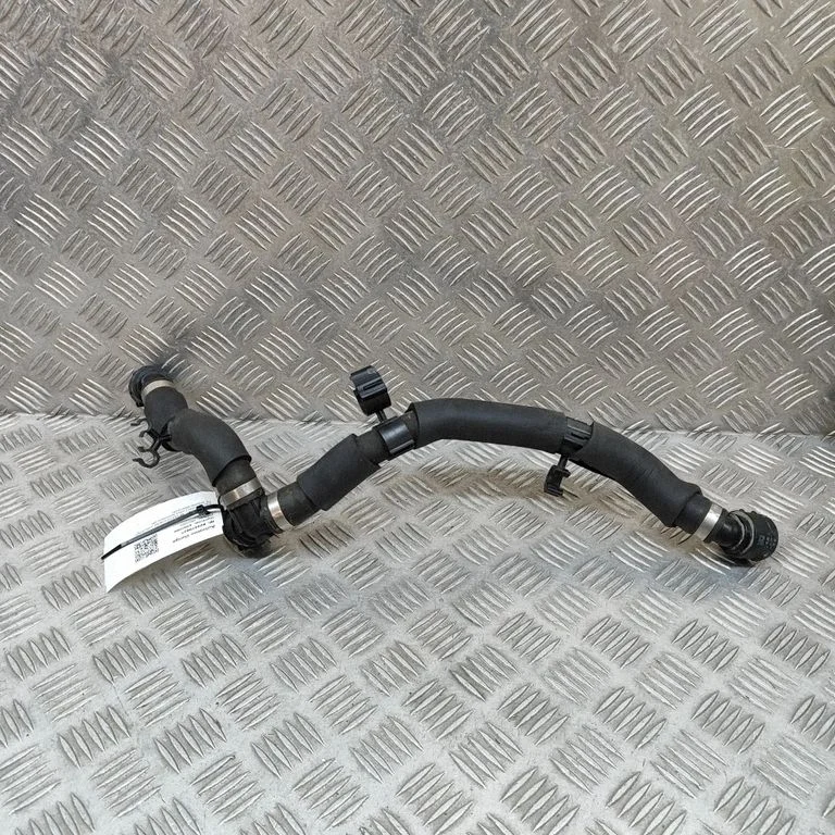 Motora dzesēšanas caurule (-es)/šļūtene (-es) A2978307102