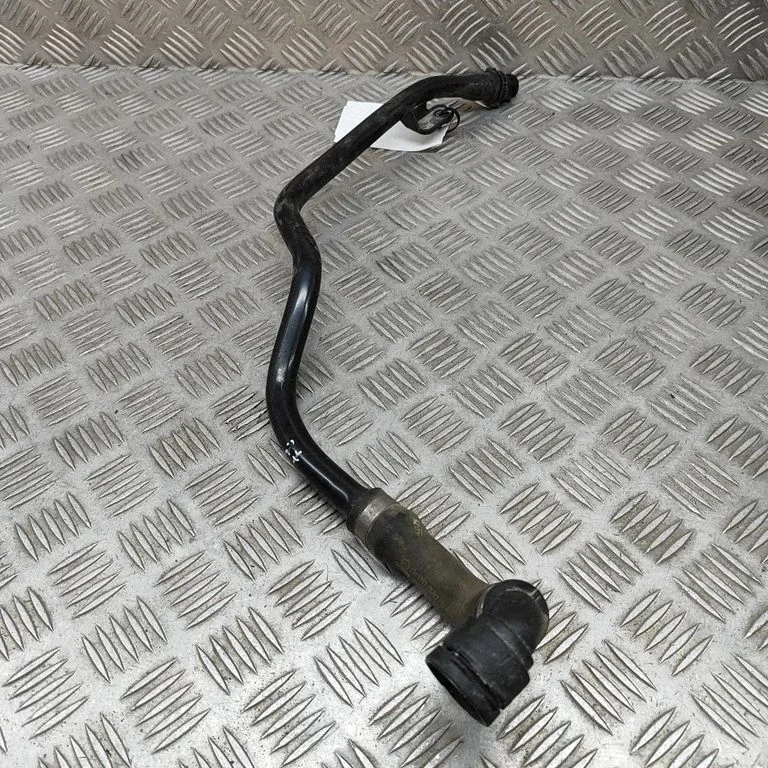 Motora dzesēšanas caurule (-es)/šļūtene (-es) A2975014200