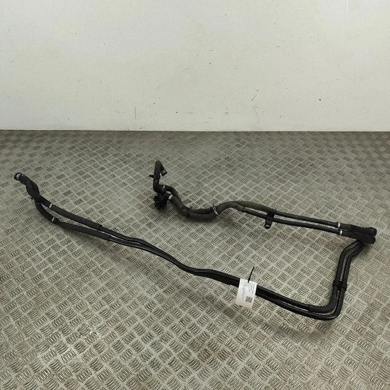 Motora dzesēšanas caurule (-es)/šļūtene (-es) A2435001300