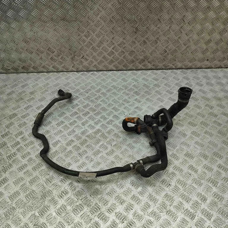 Motora dzesēšanas caurule (-es)/šļūtene (-es) 8570663
