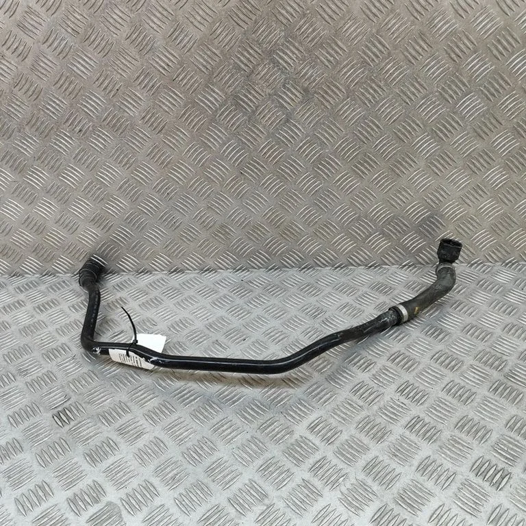 Motora dzesēšanas caurule (-es)/šļūtene (-es) A2975011600