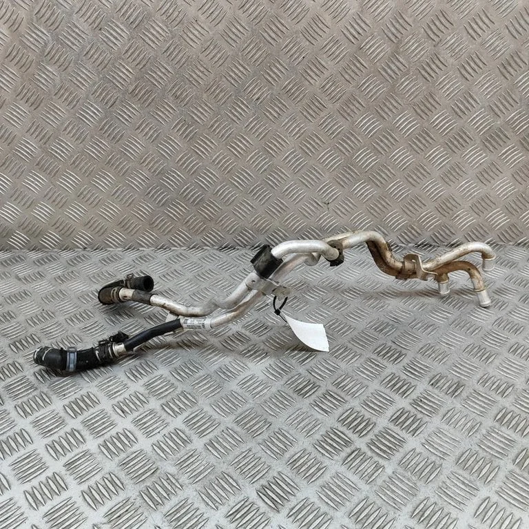 Mootori jahutusvedeliku toru / voolik 4M0122480D