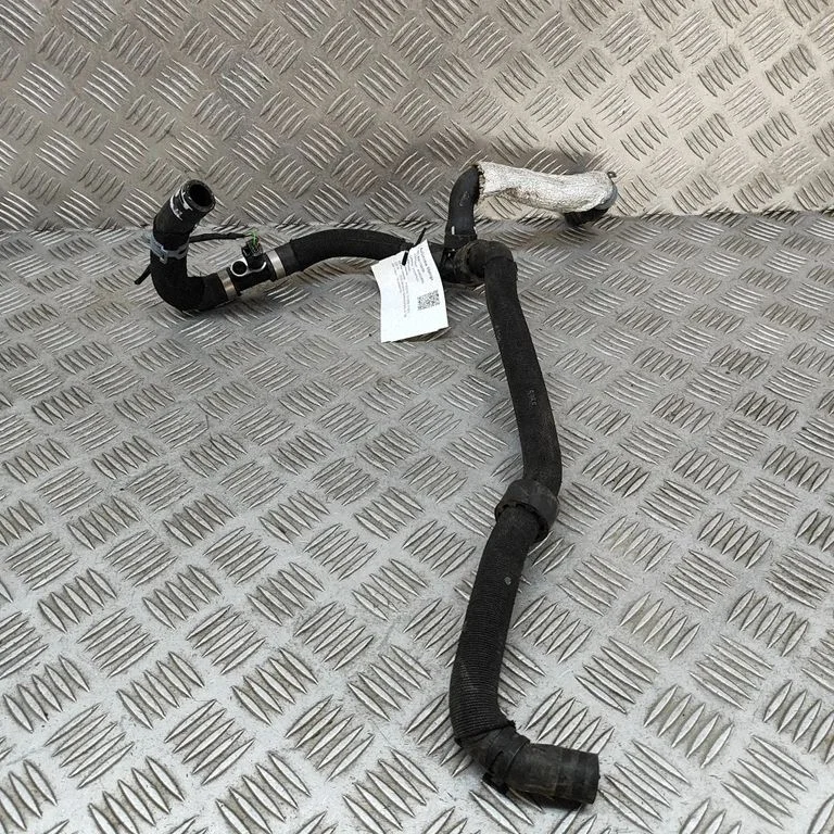 Mootori jahutusvedeliku toru / voolik 4M0121036M