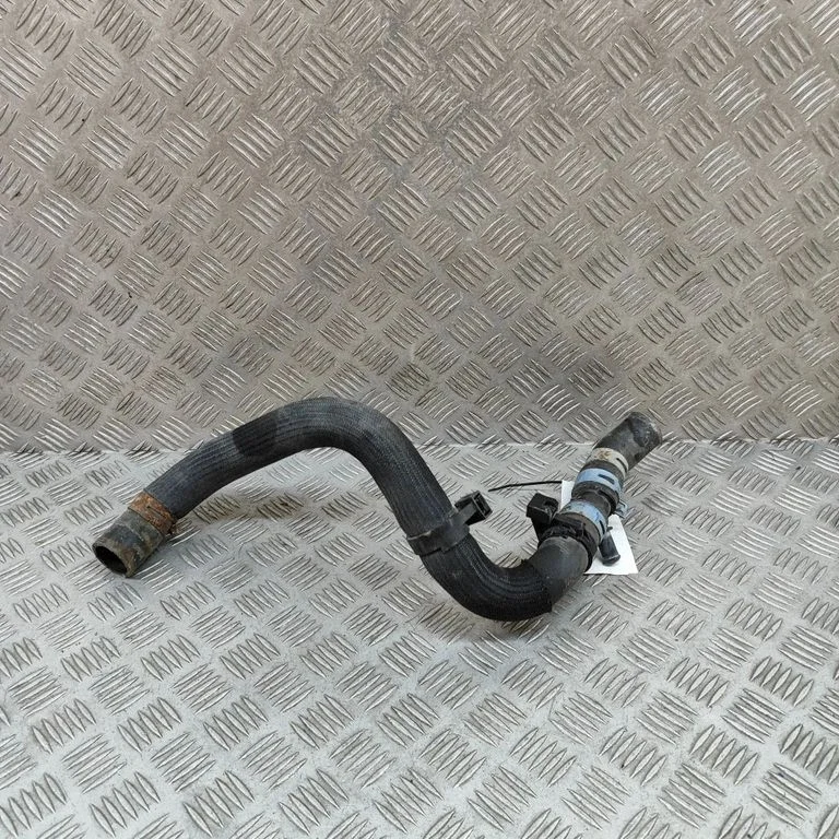 Motora dzesēšanas caurule (-es)/šļūtene (-es) 165730N030