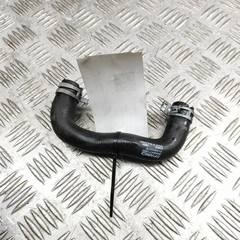 Engine coolant pipe/hose