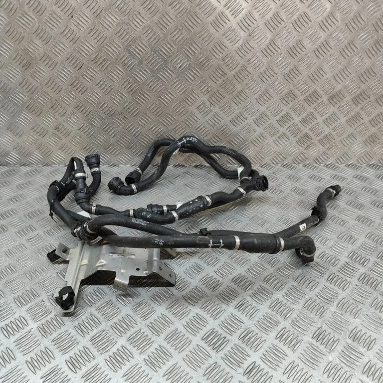 Motora dzesēšanas caurule (-es)/šļūtene (-es) 8478467