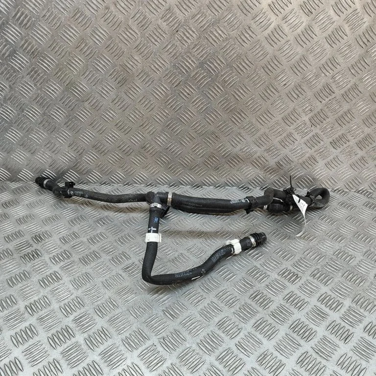 Motora dzesēšanas caurule (-es)/šļūtene (-es) 8478444